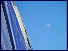 City of Arts and Sciences 070 - L'Agora and the moon!